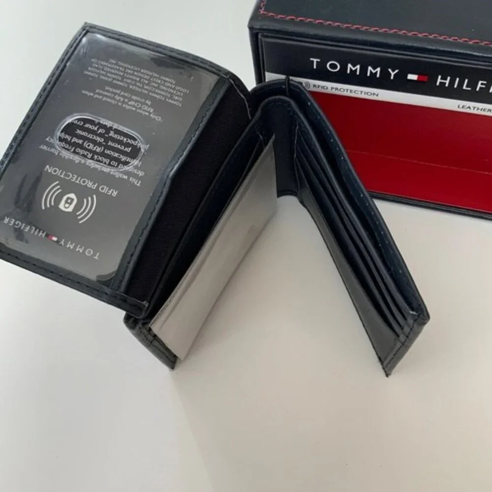 Tommy Hilfiger Wallet Navy RFID Leather Wallet & Valet